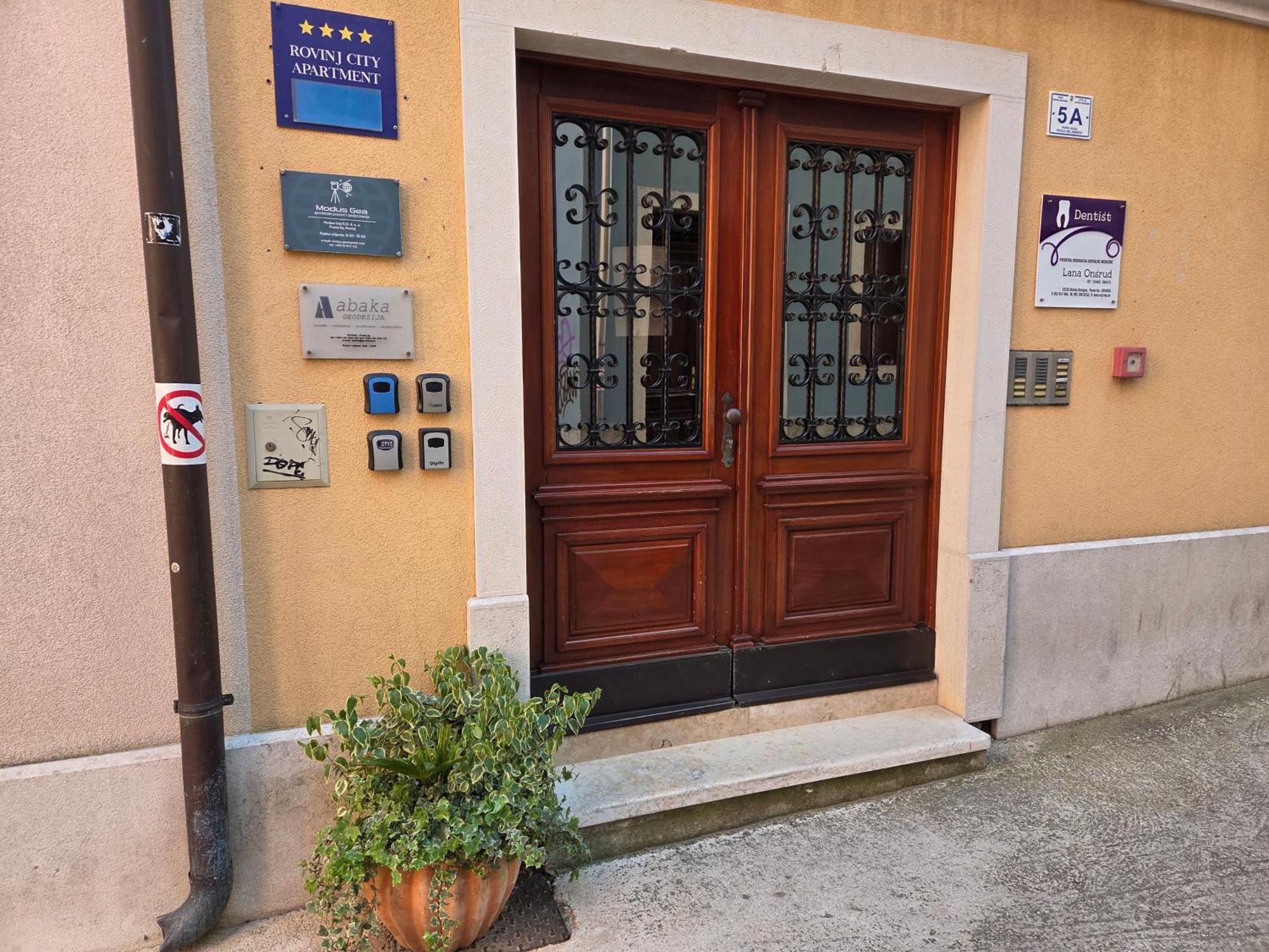 Rovinj City Apartment Exterior photo